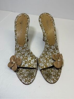 BCBGirls Beige Tan Vintage  Logo-Print Slip-On Wedges with Bow Accent Size 7